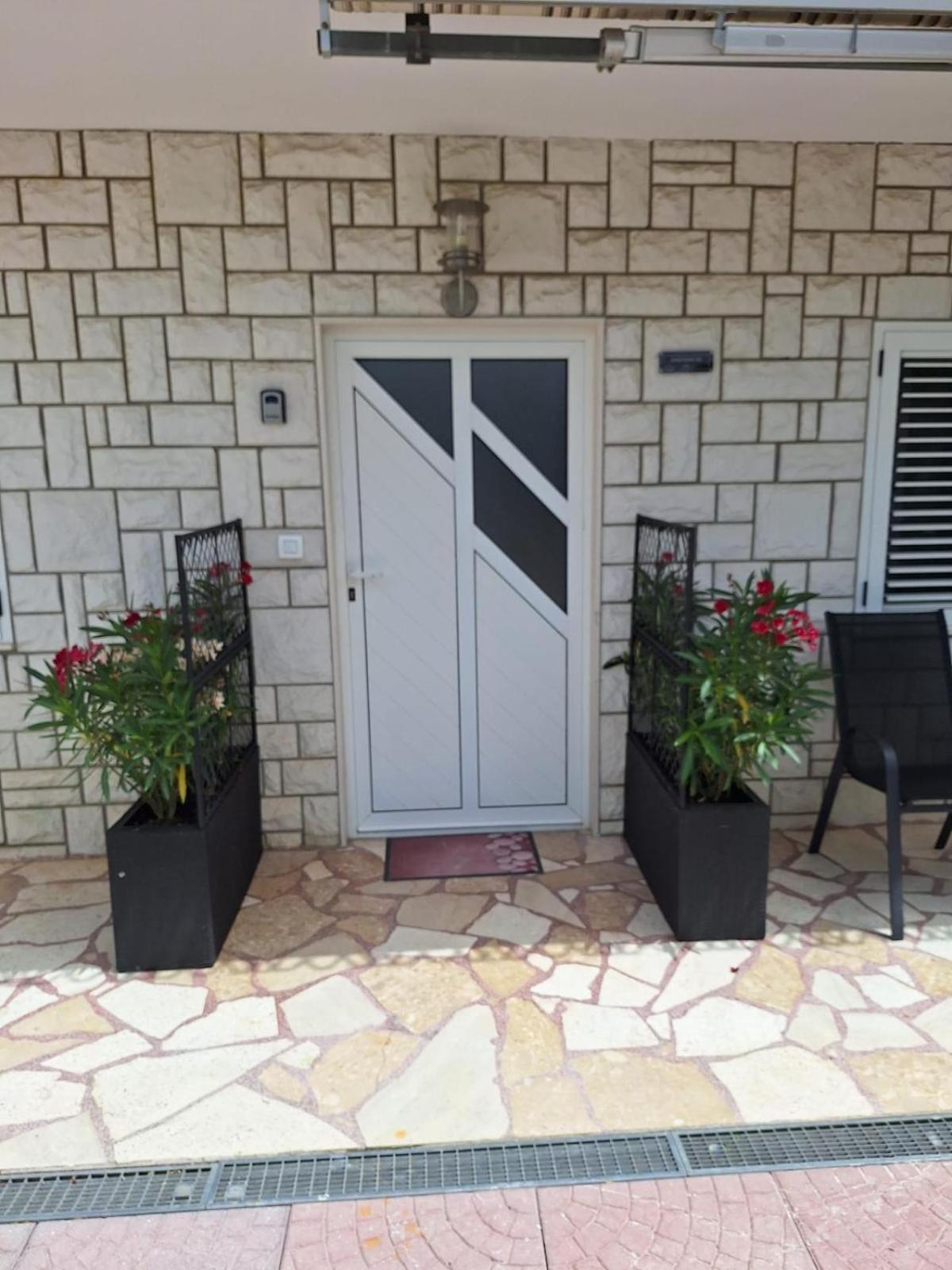 Maka Appartements - Omis Duće Habitación foto